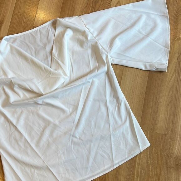 White Slouched Neck Flared Bell Sleeve Blouse Medium - Picture 3 of 4